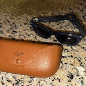 RAY-BAN META WAYFARER SMART GLASSES COLOR MATTE JEANS & DUSTY BLUE 2nd Gen.